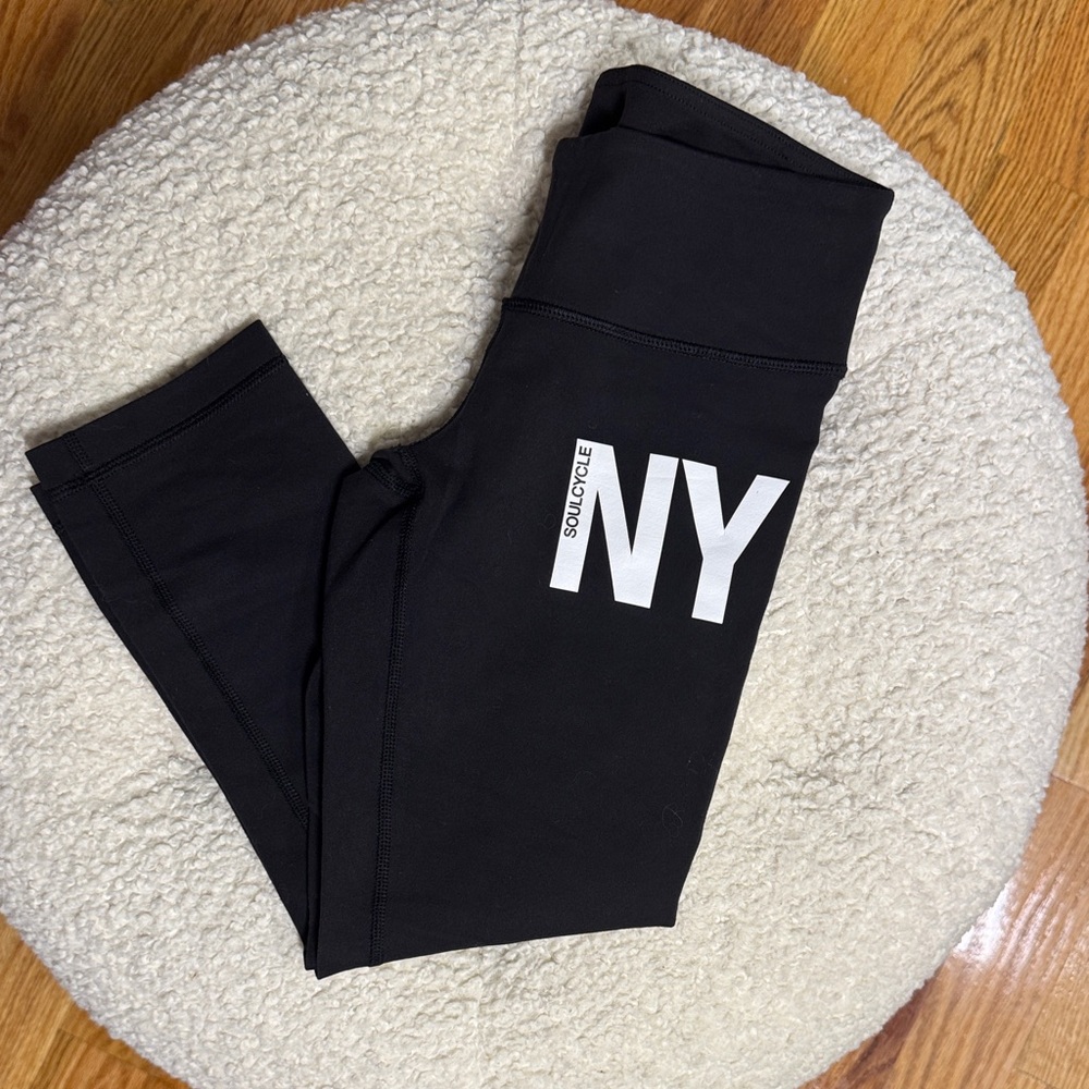 SoulCycle Black NY SOULCYCLE Logo leggings short NEVER WORN